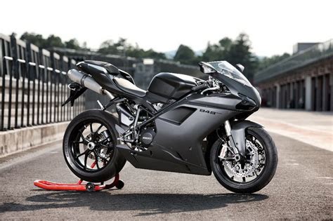 The most accurate 2011 ducati 848 evos mpg estimates based on real world results of 12 thousand miles driven in 2 ducati 848 evos. Motorcycle Daily