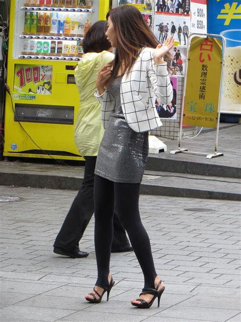 Sequin Girl In Dotonbori Osaka スパンコール Ogiyoshisan Flickr