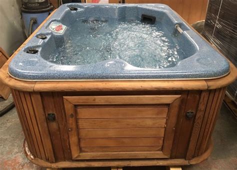 Arctic Spas Fox 3 Seater Small Hot Tub Not Jacuzzi Hot Spring