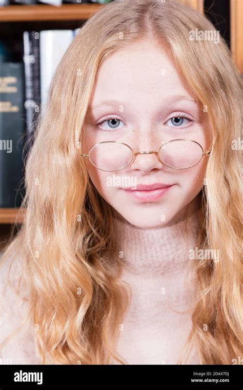 12 Jahre Altes Mädchen Fotos Und Bildmaterial In Hoher Auflösung Alamy