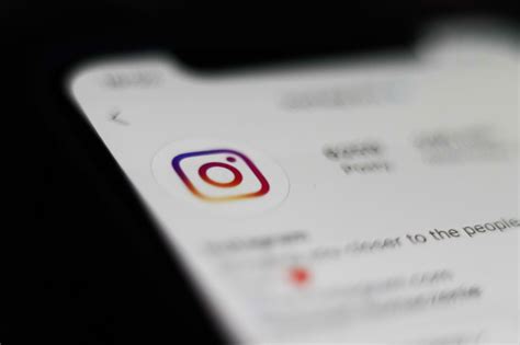 Is again being sued for allegedly spying on instagram users, this time through the unauthorized use of their mobile phone cameras. Instagram anunță remedierea unui bug care permitea ...