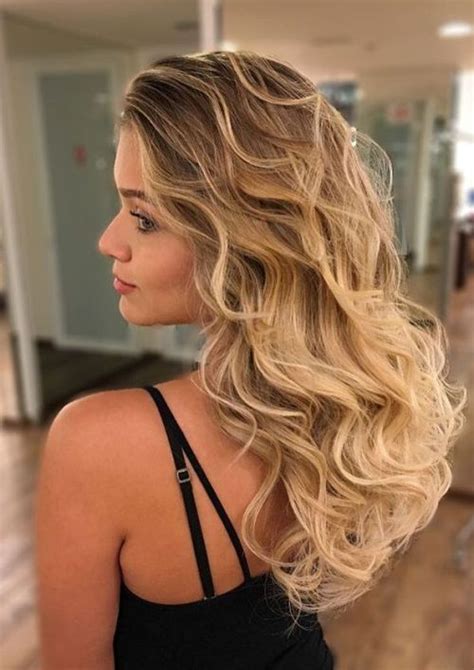 20 Beautiful Blonde Hairstyles To Play Around With