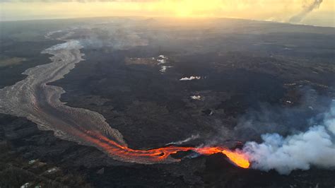 Hawaii Searches For Safe Spots For People To See Lava From Kilauea