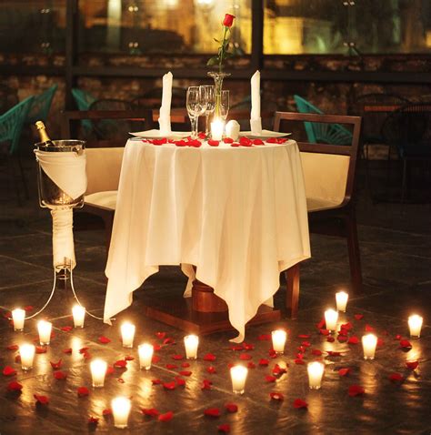 $ 60,00 copa de vino de bienvenida entrada: Romantic Dinner at Sayaji Pune