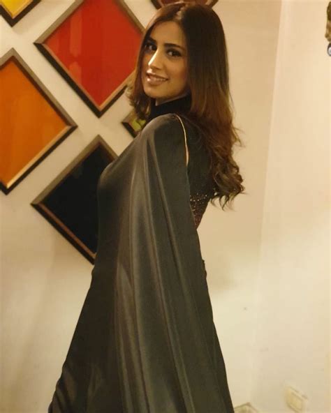 Madiha naqvi who is a geo tez anchor and newscaster for dunya tv has a very large number of fan following. Latest Beautiful Pictures of Madiha Naqvi And Faisal ...
