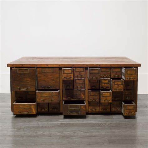 210cm (h) x 175cm (l) x 600cm (w) features: For Sale on 1stdibs - About This is an oak and pine ...