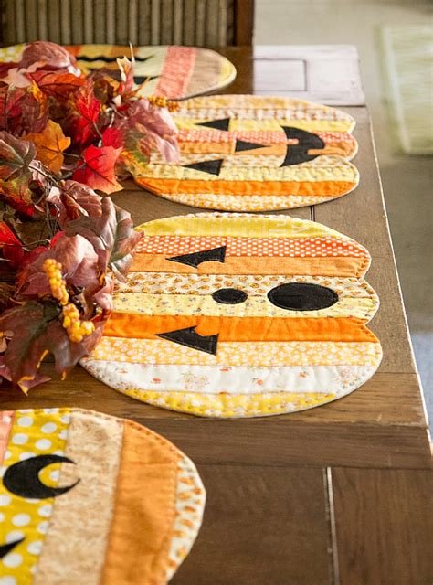 Table Halloween Fall Halloween Crafts Autumn Crafts Holiday Crafts