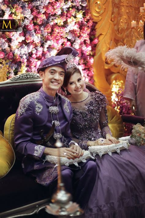 Inspirasi model baju kondangan warna putih elegan 10 artis indonesia saat pergi pesta bisa jadi inspirasi nih. Selamat Berbahagia Tomok dan Ayu | Nurulchumel Official Blog