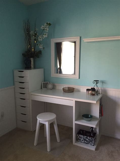 Ikea's basic black and white micke is a great desk, if a little uninspired. Ikea micke desk with integrated storage idea. If anyone ...