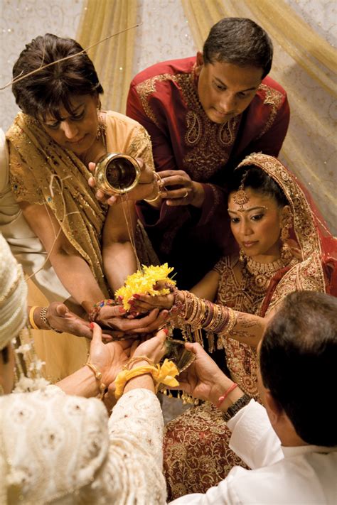 Wedding gifts in india for bride. Indian Wedding Traditions