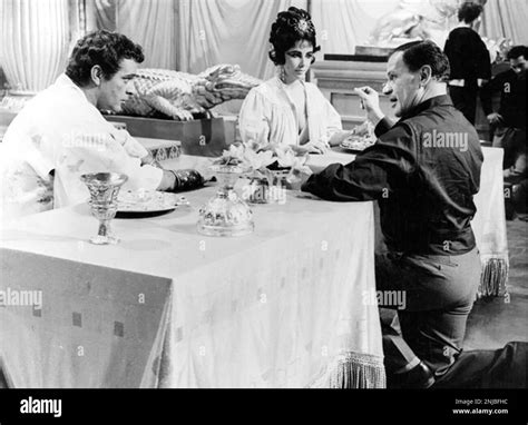 Cleopatra 1963 20th Century Fox Black And White Stock Photos And Images