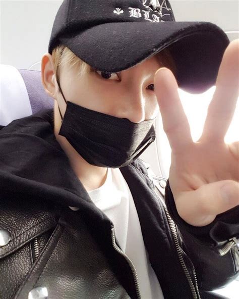 [other instagram] 170331 c jes instagram update kim jaejoong on the plane heading to taiwan