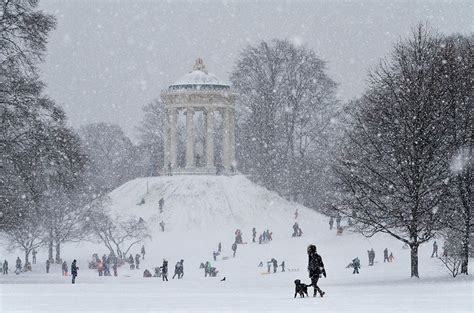 Tuesday, july 14, 2020 garten, image edit. Nr. 2215s Englischer Garten Monopteros Winter ©Luis ...