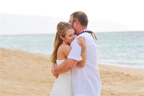 However the beautiful palm trees and sandy beach make for a perfect back drop for a wedding and there is enough beach to share with other weddings or beach goers. Sunset Beach Weddings (more photos) - Bridal Dream Hawaii
