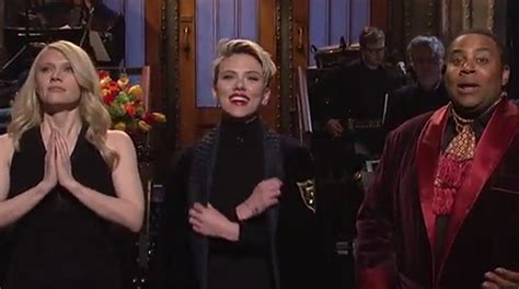 Scarlett Johansson Gets Welcomed Into Five Timers Club In Snl Monologue Watch Now Video