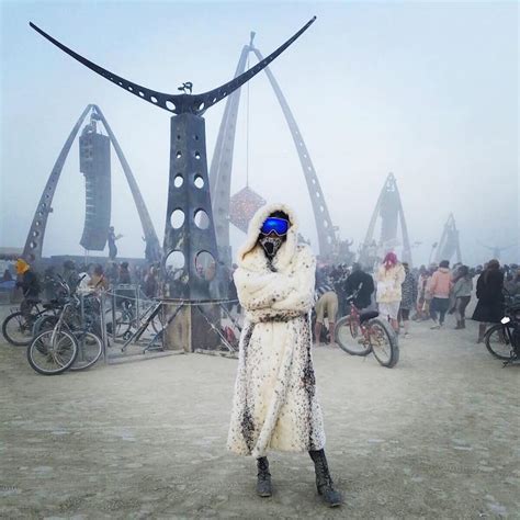 27 Photos Capturing Burning Man 2016s Creative And Carefree Culture