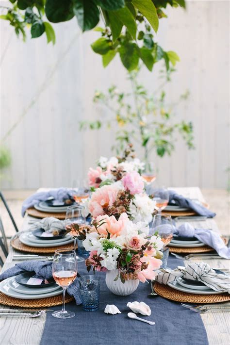 This month, our fearless leader, cindy of county road 407, found a lovely outdoor setting as our. Stunning Summer Table Setting Ideas