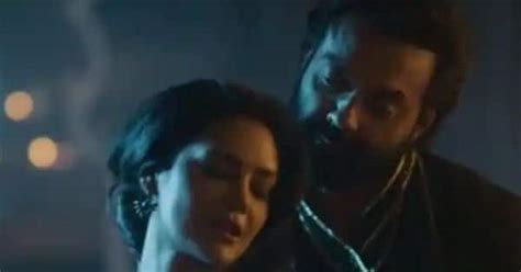 Esha Gupta Intimate Scenes With Bobby Deol In Aashram 3 आश्रम 3 में बॉबी देओल के साथ ईशा