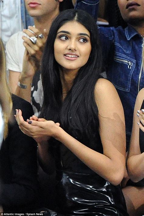 Zayn Malik S Rumoured Flame Neelam Gill Shows Off Her Toned Frame Daily Mail Online
