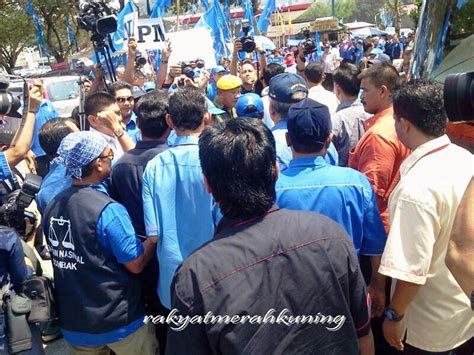 Yang berhormat dato' sri haji mohammad najib bin tun haji abdul razak (jawi: Rakyat Merah Kuning: Terkini #GE13: Dato' Seri Najib Dapat ...