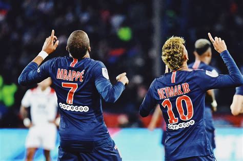 Neymar is now a global icon and his influence among youngsters fans all brazilian footballer neymar jr wallpapers hd collection for computer desktop, iphone and. Neymar Mbappe Fond Decran