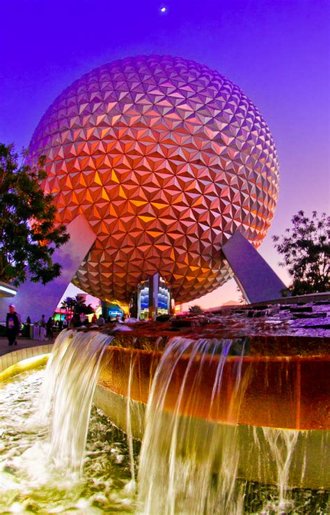 Epcot At Disney World In Orlando Florida Orlando Theme Parks Walt
