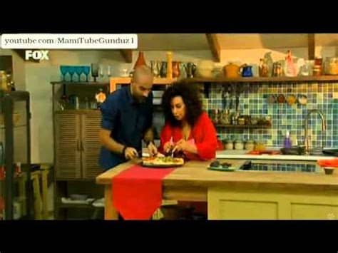 Özel şişli lisesi ve i̇stanbul belediye konservatuvarı şan ve tiyatro bölümü mezunu olan belgün. Nilgün Belgün Meme Frikik - YouTube