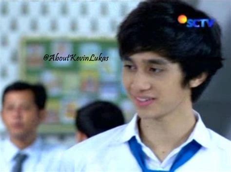 Cinta bersemi di putih abu abu upload with nur hanan. Cinta Bersemi Di Putih Abu-abu: Biodata dan Foto Kevin Lukas