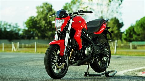 Benelli Tnt 300 Top Speed - 2017 Benelli TNT 300 Review - Top Speed