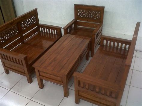 Pada contoh gambar di atas, bisa dilihat bahwa set meja kursi selain itu, kursi tersebut juga memiliki desain yang unik yaitu mempunyai peruntukan sebagai rak buku. 21 Model Kursi Tamu Kayu Jati Minimalis Terbaru 2018 ...