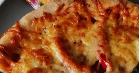 Sajtos szélű pizza gluténmentesen Ferencné Becsei Irénke receptje
