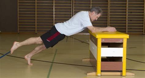 Di cose da fare in pensione ce ne sono un'infinità. Esercizi quotidiani da fare a casa: Rafforzamento ...