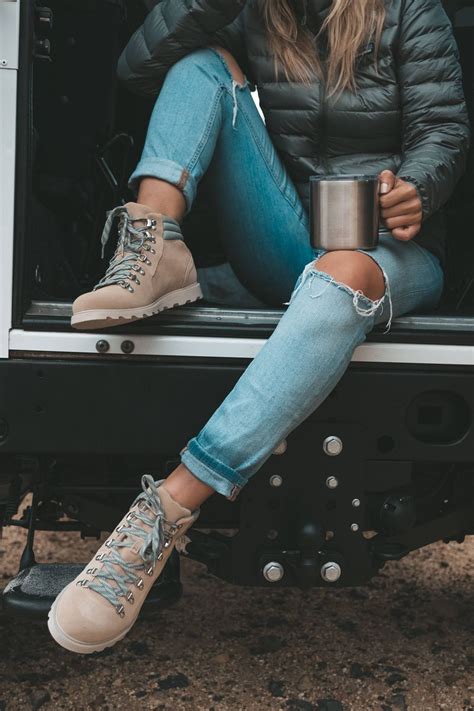 Outdoor winter outfit boots, winter clothing, snow boot | Hiking Outfit