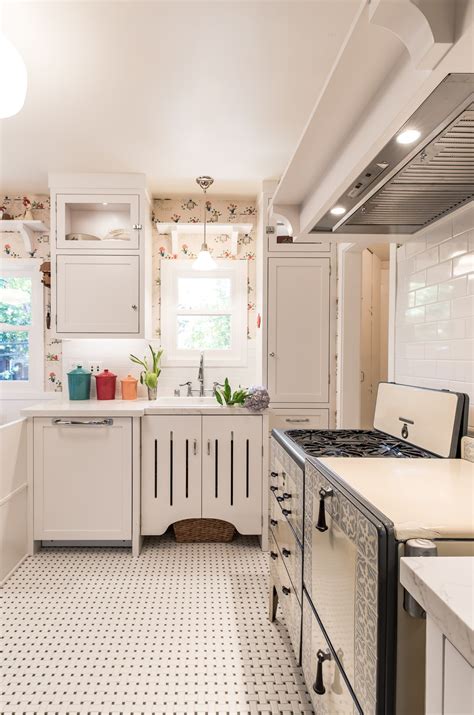 But embarking on a full kitchen remodel isn't a step to be taken lightly. Vintage Kitchen Remodel 1930s and 1940s Decor | Apartment ...