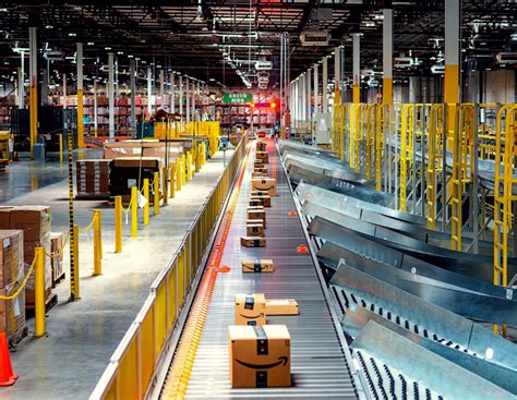 Take a look at what jobs, internships and courses you can do with a degree in international business. Retail : The Digitisation of Everything - Swell Asset ...