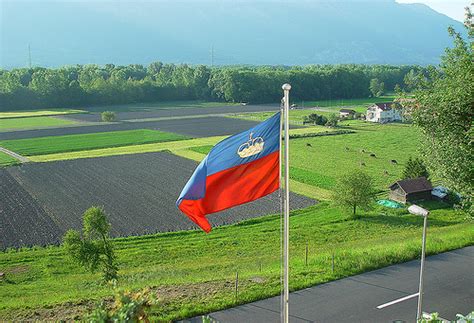 Die flagge tschechiens ist dieselbe, die bereits die tschechoslowakei seit dem 30. Graafix!: flag of Liechtenstein