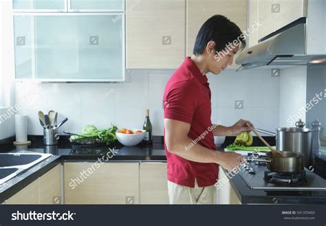 13456 Chinese Man Cooking Images Stock Photos And Vectors Shutterstock