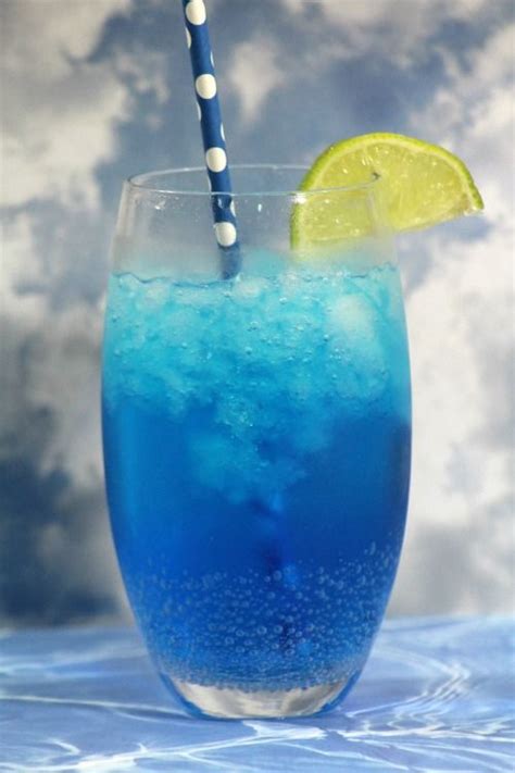 Are You Looking For A Fun Summer Drink That Reminds You Of The Beach Then This Ocean Breeze
