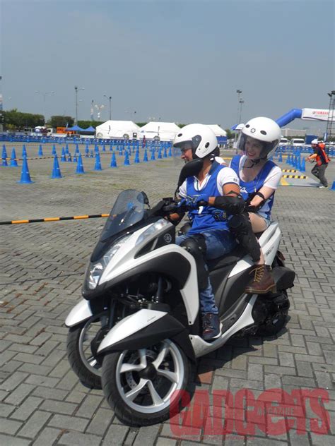 Buying a motorcycle in the philippines can sometimes be confusing. Multi-wheeled Yamaha Tricity motorcycle now available ...