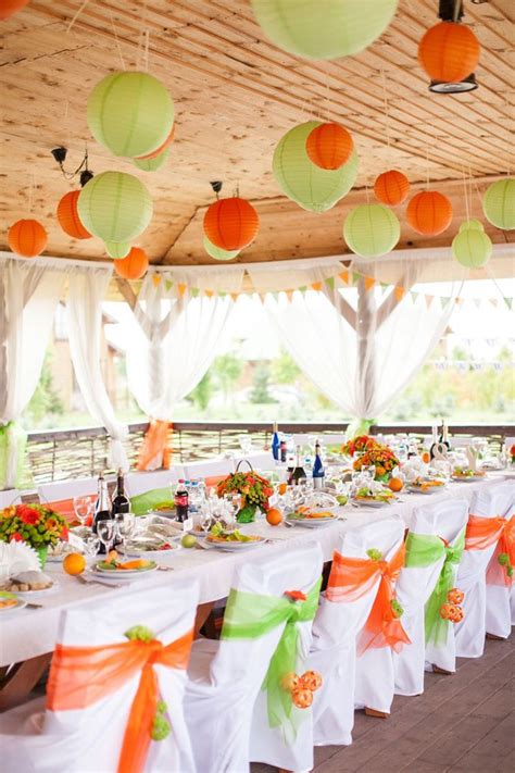 How gorgeous is this fun and fresh orange and green colour palette