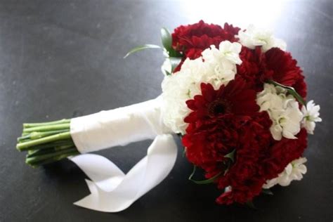Maybe you would like to learn more about one of these? Photo by Holly Chapple Flowers - http://thefullbouquetblog ...