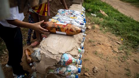 Construir con plástico plan viable en la Venezuela de altos precios