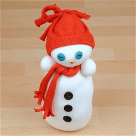These easy snowman crafts are also wonderful to do in the classroom setting. Easy Snowman Craft Ideas