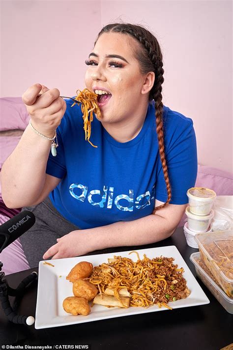 Woman Gorges On Calories A Meal To Become A YouTube Star LifeStyle World News