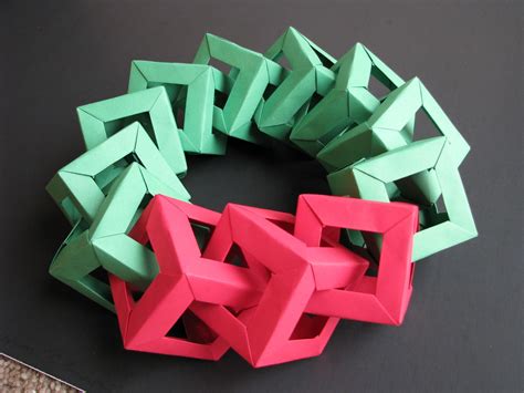 Stephens Origami Origami Christmas Decorations Origami Wreath