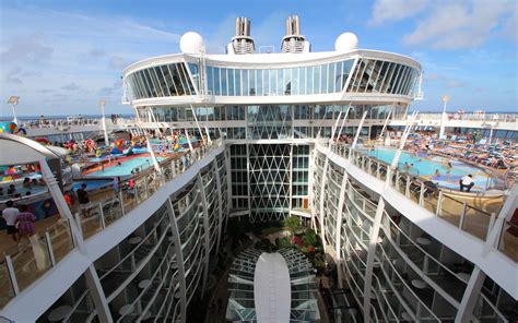You are traveling with kids and want travelers say: Size isn't all that matters - Allure of the Seas Cruise Review