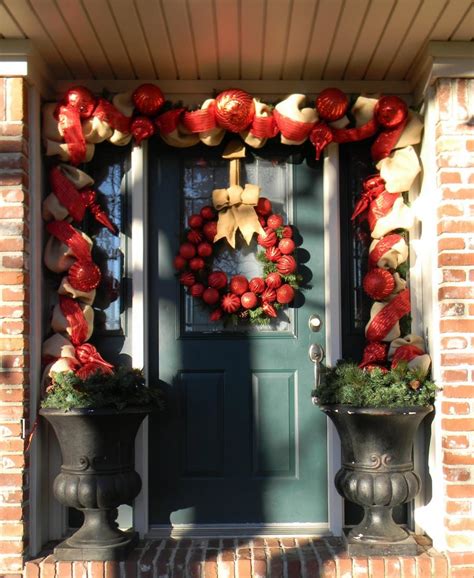 40 Appealing Christmas Main Door Decoration Ideas All About Christmas