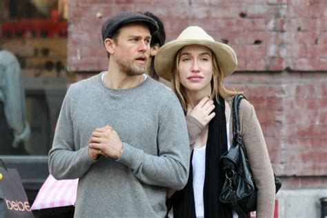 'the lost city of z' star charlie hunnam has slammed his first marriage as three terrible years. Charlie Hunnam aclara rumores de separación y vuelve a ...