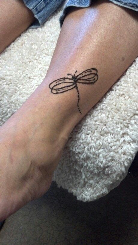 Black henna dragonfly temporary tattoo € 2,08 vat incl. Henna dragonfly | Henna designs, Henna tattoo, Cute tattoos