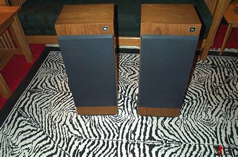 Late 1980s Vintage Jbl L 60t Floor Standing Speakers Photo 138882
